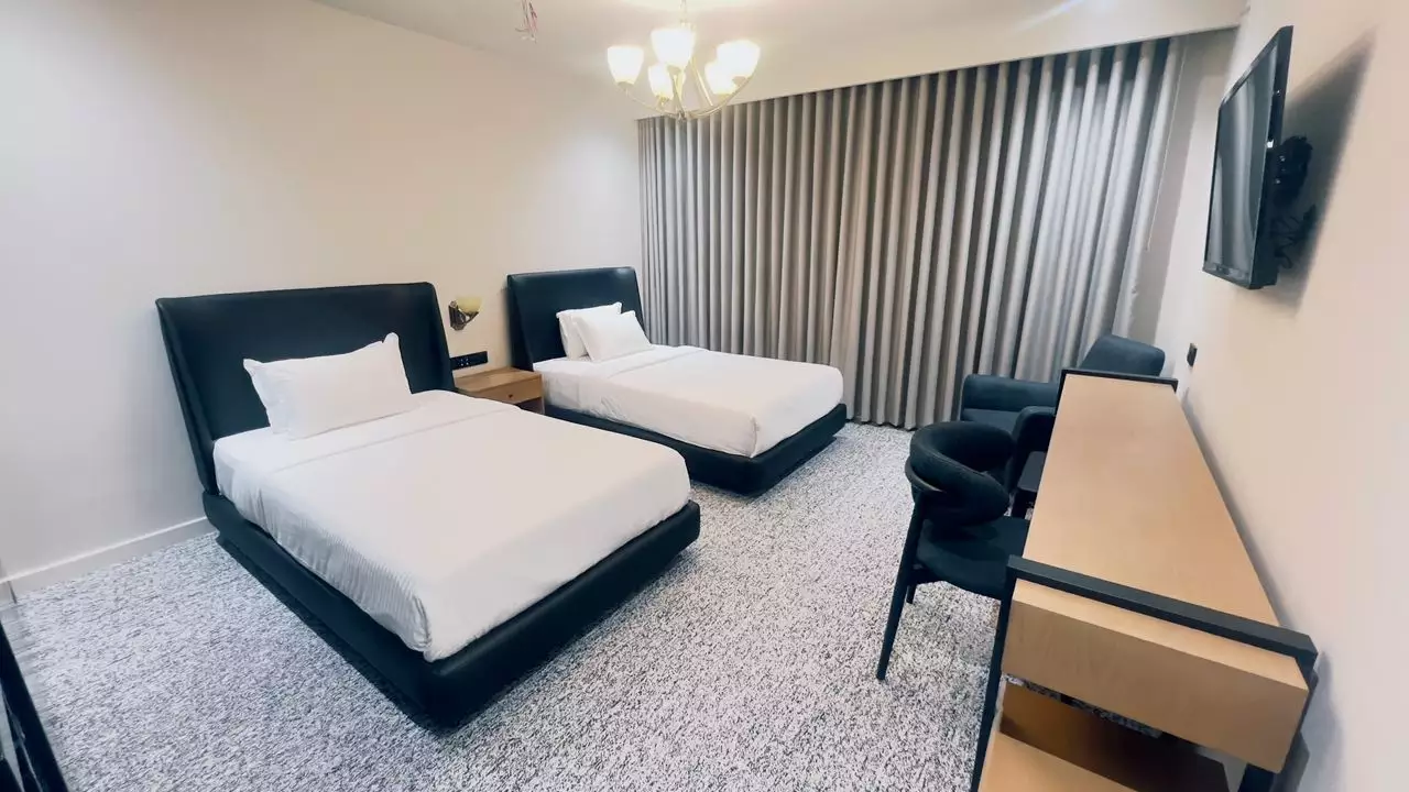 Alibaba https://cdn.alibaba.ir/ostorage/hotel-accommodation-images/6942a1c7a1e6f83605b7ee1d_تویین (1).webp